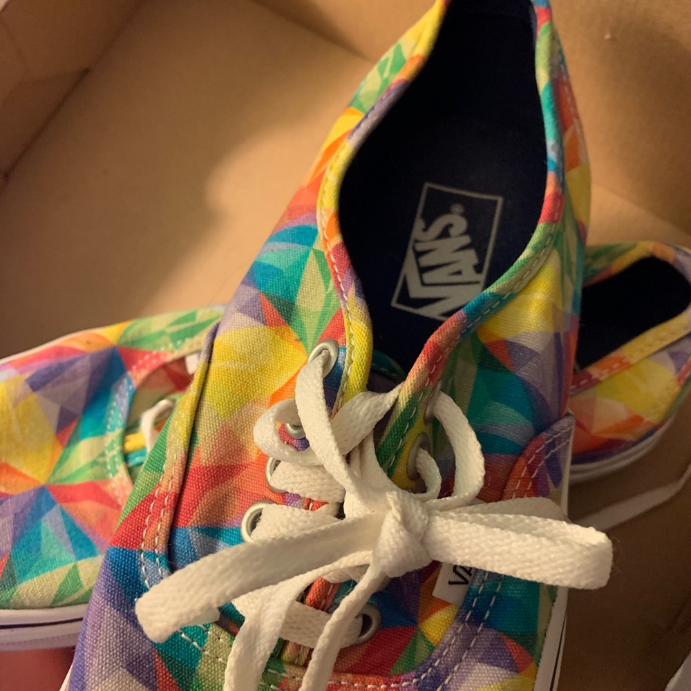 Vans - Picture 3 of 3